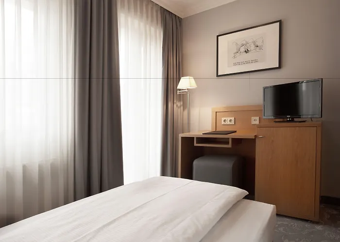 Otel Townhouse 3*
