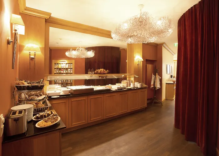 Townhouse Hotel 3*
