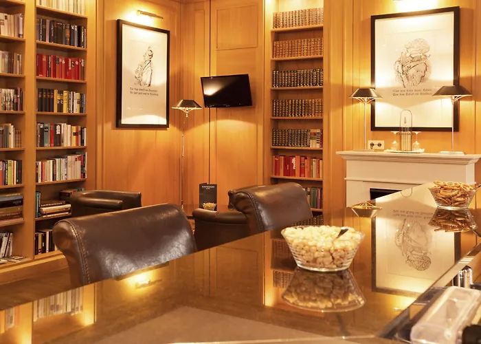 Townhouse Hotel 3*