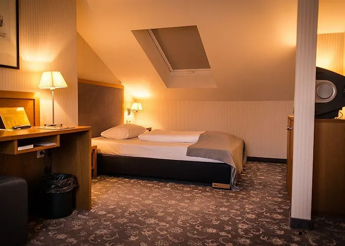 Townhouse Hotel 3*