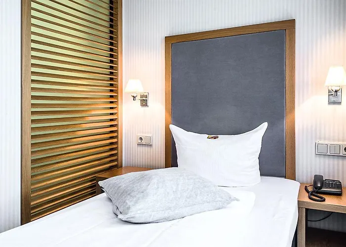Townhouse Hotel 3*